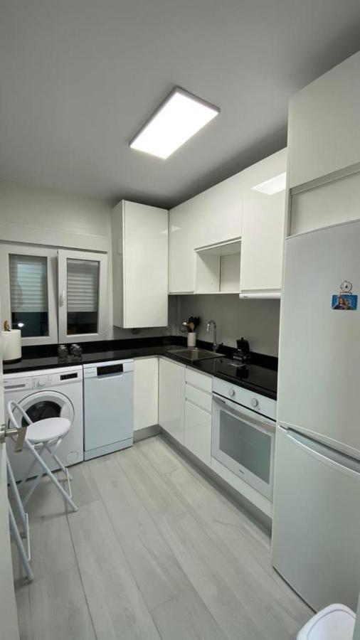 Piso Nuevo Bien Situado En Santander Apartment Exterior foto